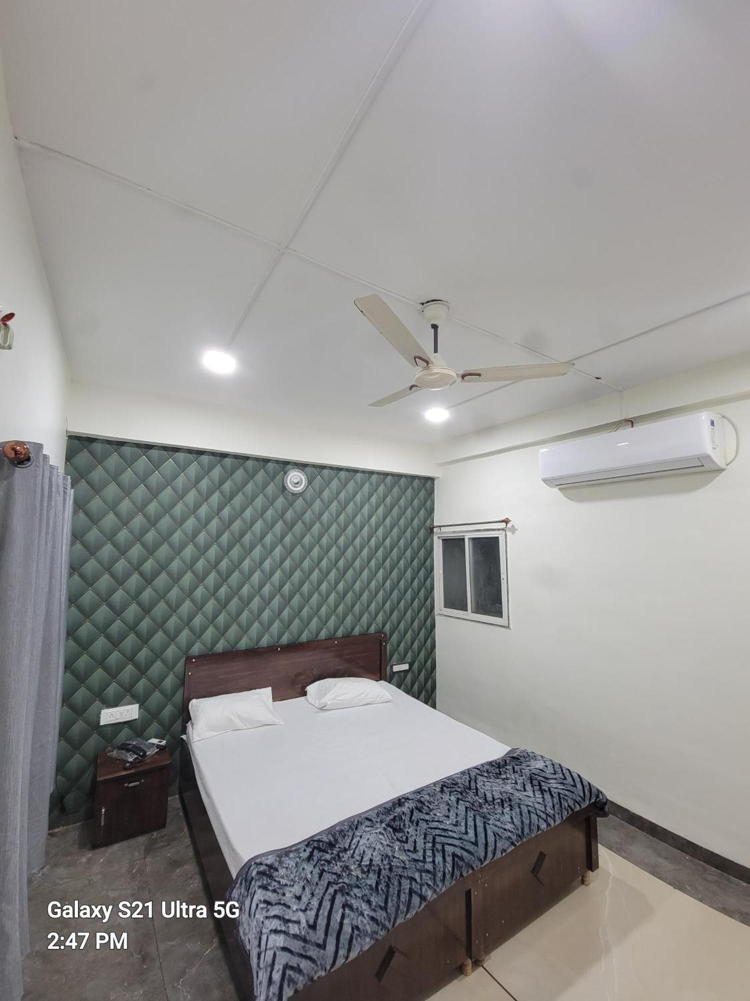 Hotel Bombay Darbar Simrol Exterior foto